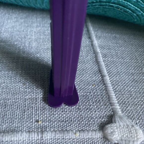 VINTAGE 1971 PEZ SKELETON SKULL W/ PURPLE CAPE/FEET HALLOWEEN RARE Slovenia - Picture 7 of 7